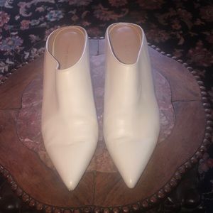 Excellent condition , very comfortable size 9